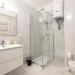 1bdr 4p Flat In Apartment