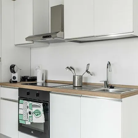 1bdr 4p Flat In