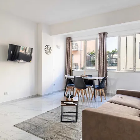 1bdr 4p Flat In *